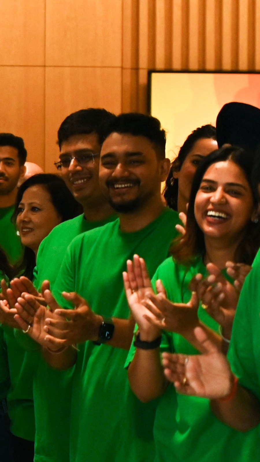 Apple Store Employees Salary: Apple Store Employees Earn Rs 1 Lakh Per Month. This Is Why 
